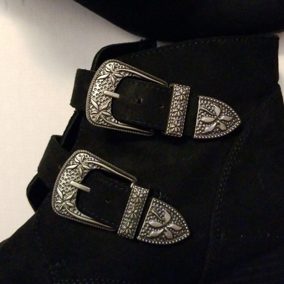Christian Siriano booties - Picture 3 of 3
